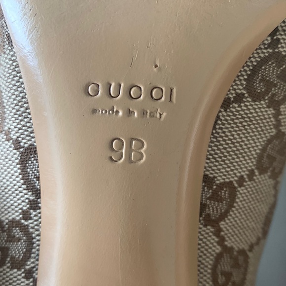 Gucci tan GG canvas and leather trim Bamboo Horsebit pumps. - Picture 7 of 12